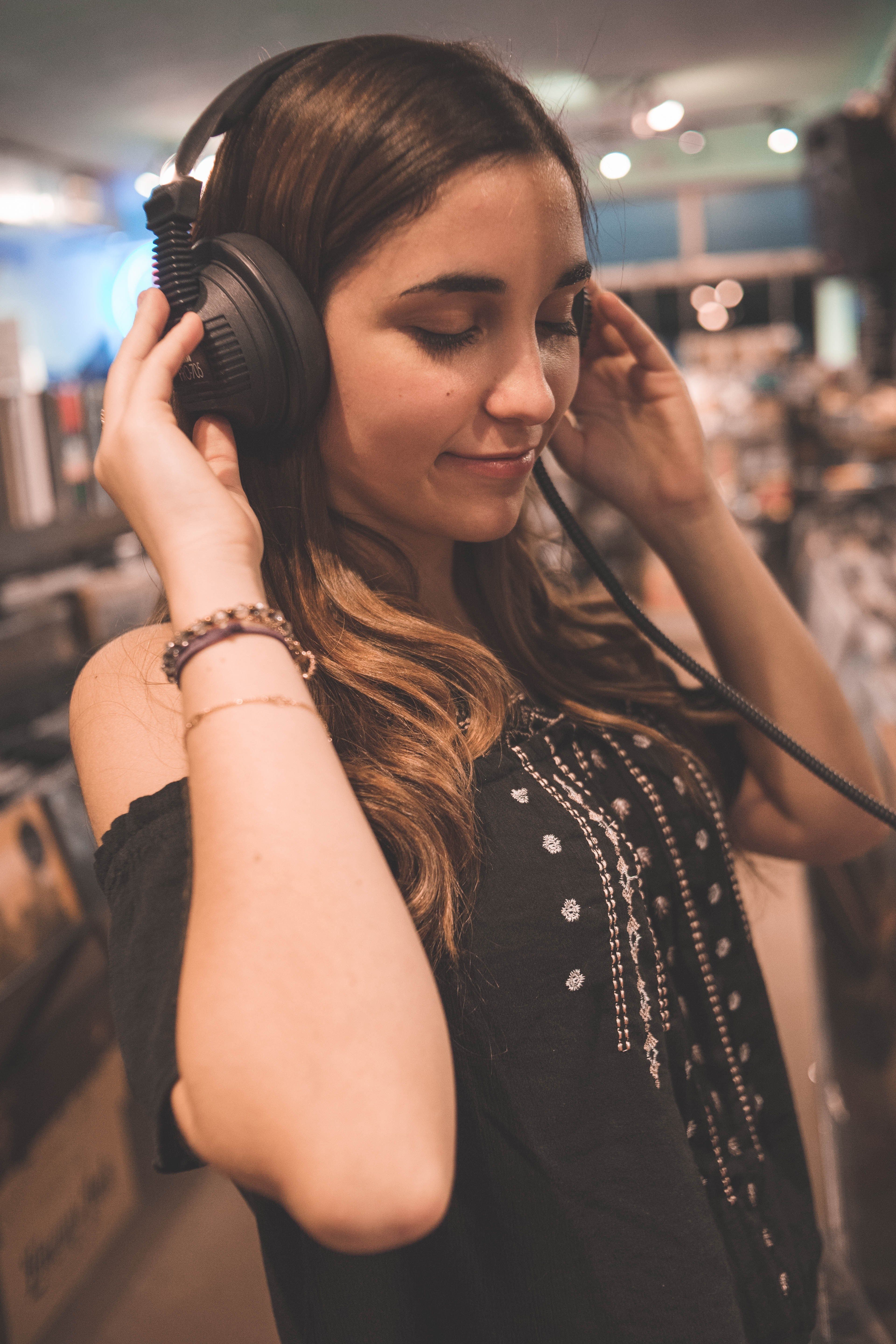 Listening Music Wallpapers Wallpaper Cave