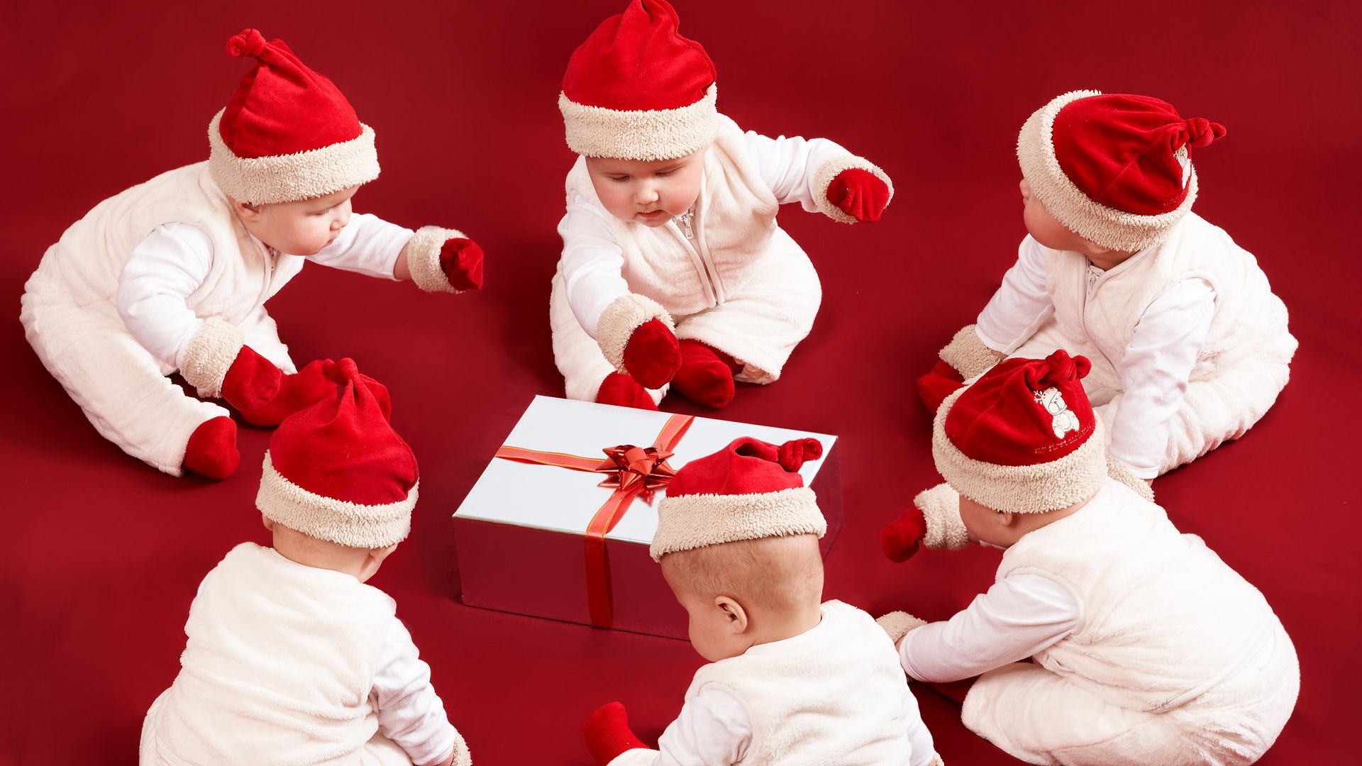 Christmas Baby Gifts Wallpapers Wallpaper Cave