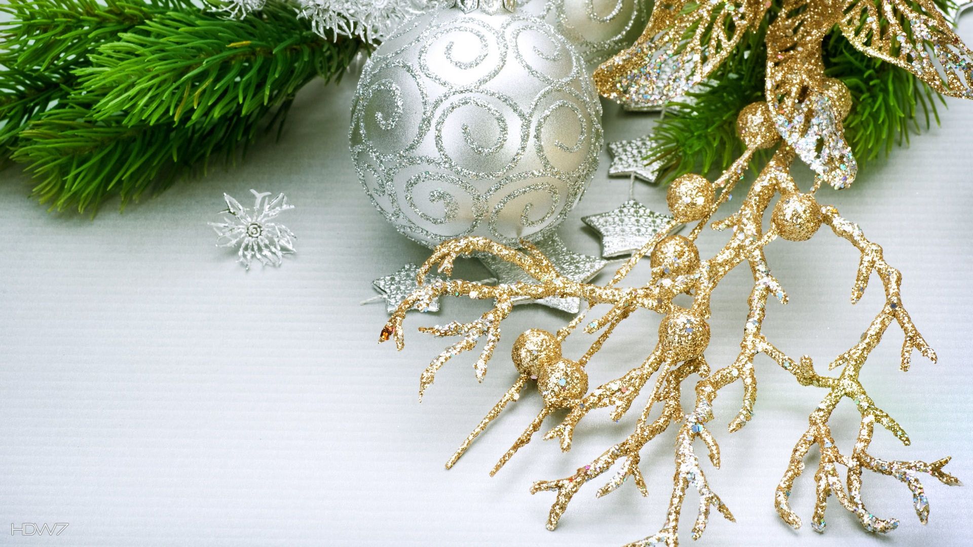 Christmas Gold And White Wallpapers Wallpaper Cave