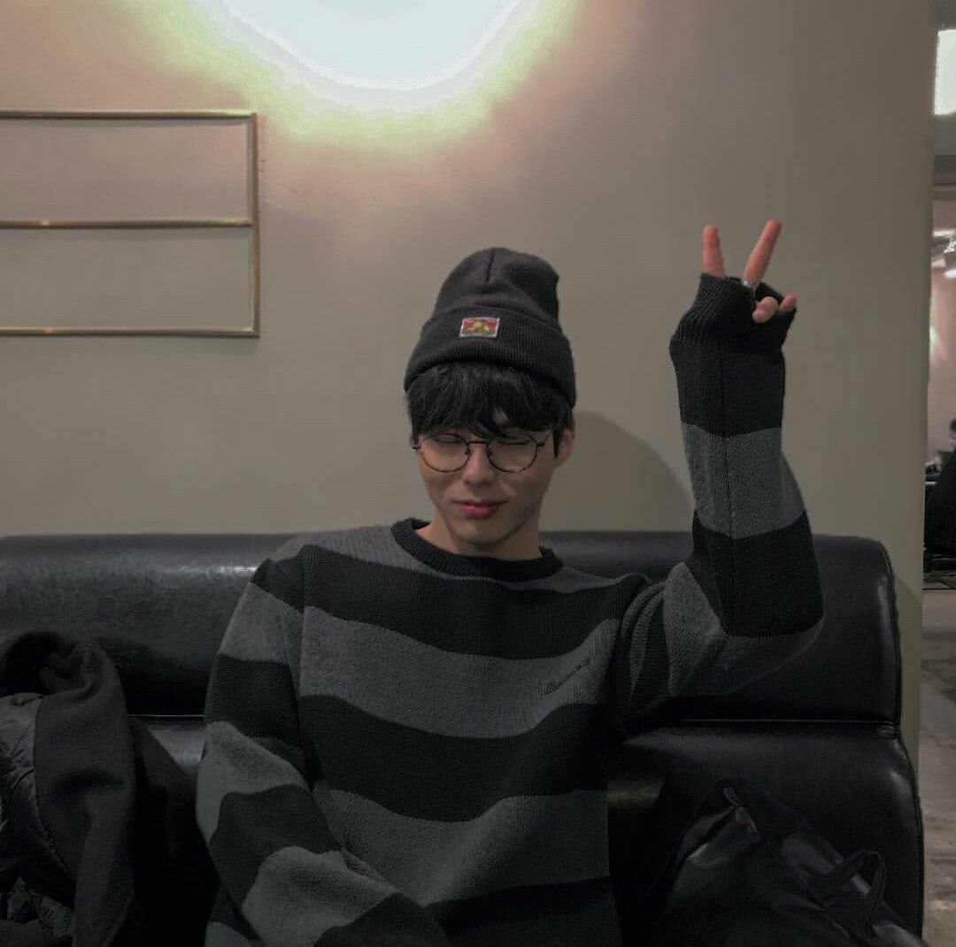 Aesthetic Korean Boy Wallpapers Wallpaper Cave