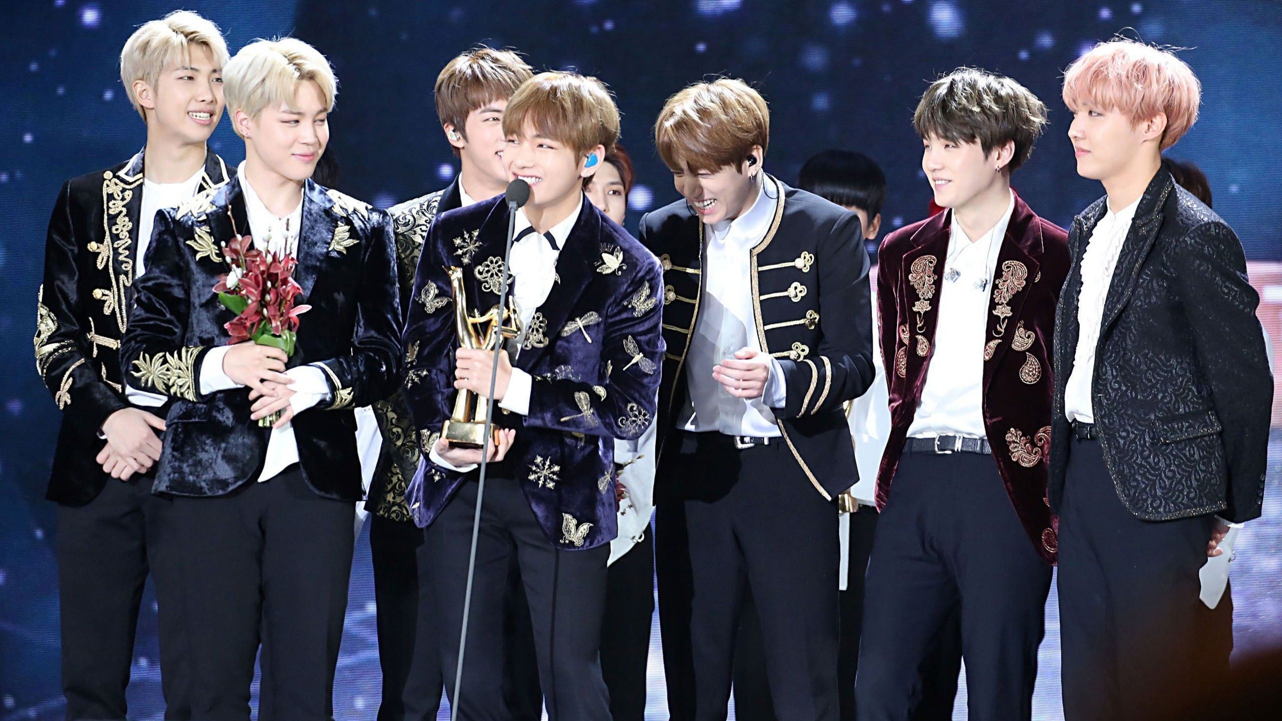 Aesthetic Korean Boy Wallpapers Wallpaper Cave