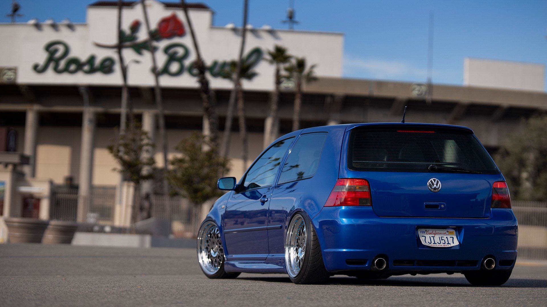 VW Golf R32 Wallpaper