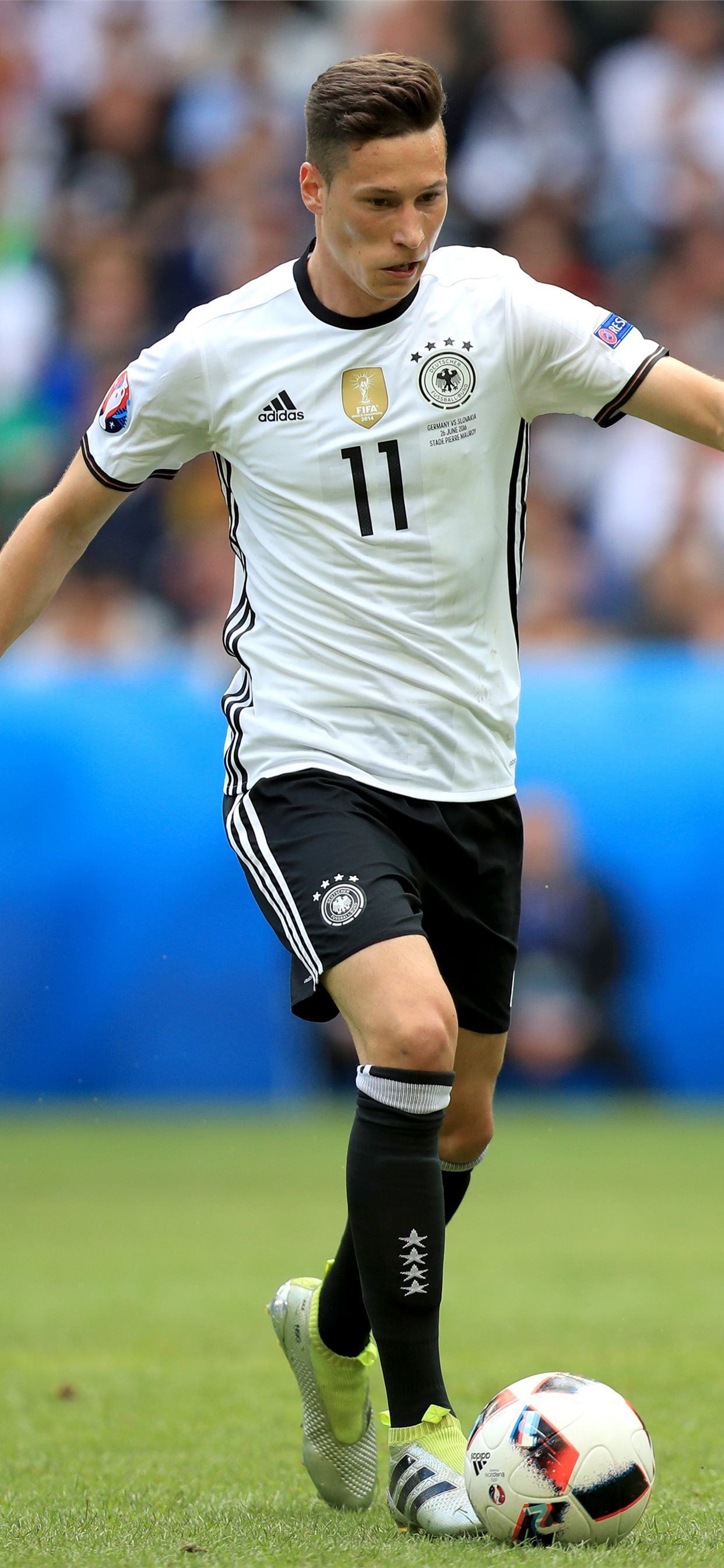 Soccer star wallpaper instantlopi