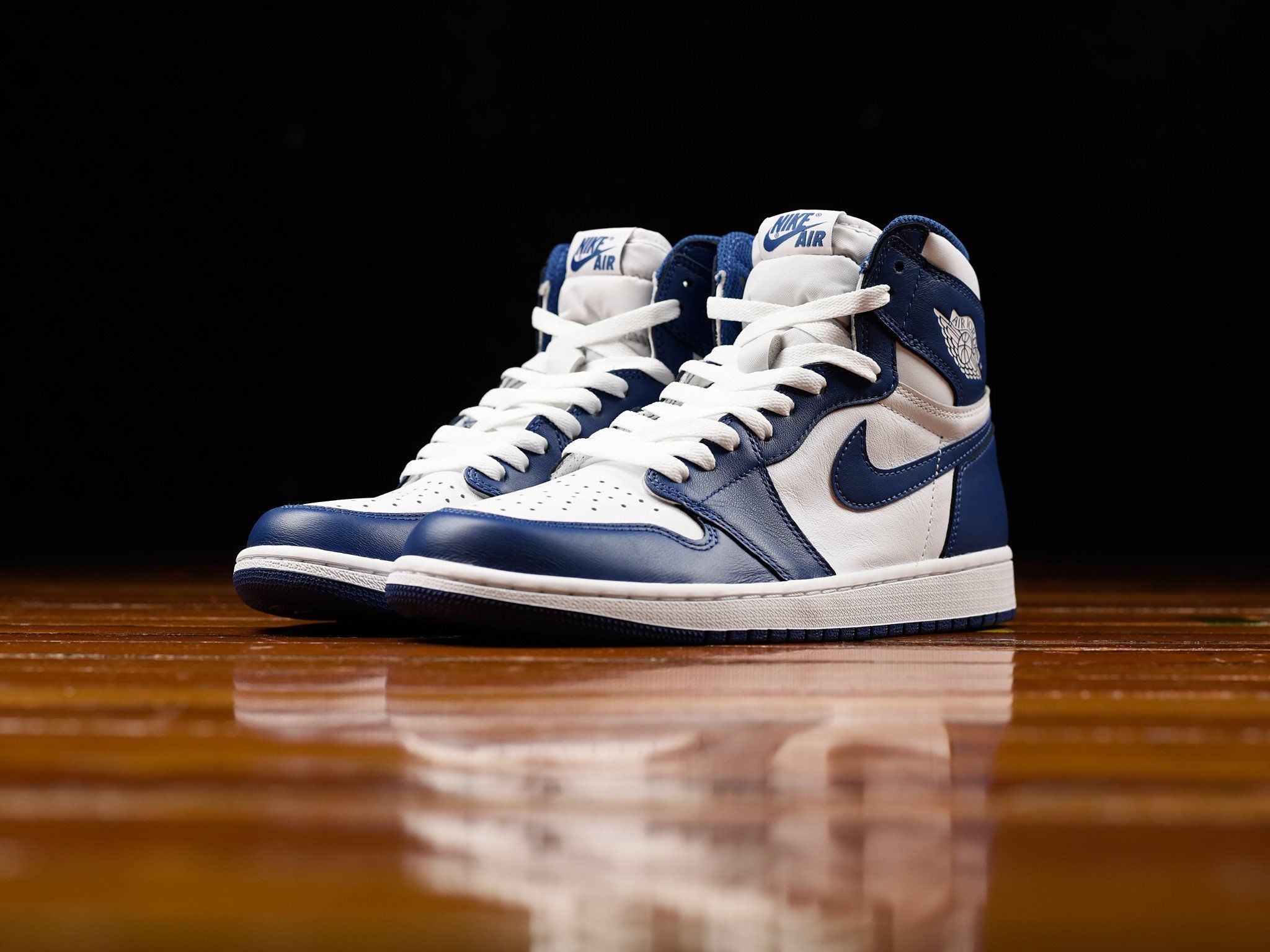 Blue Jordan 1 Wallpaper