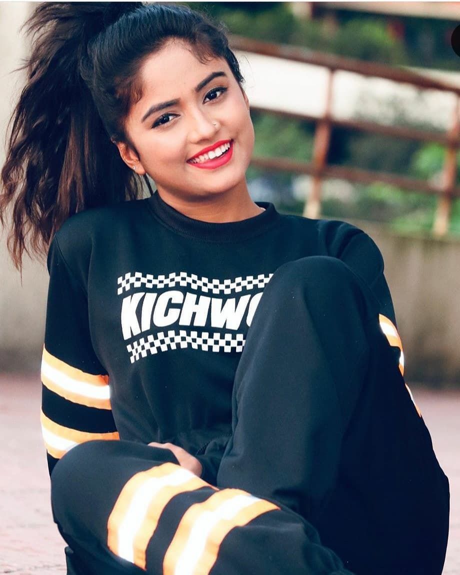 Cute Tiktok Girls Wallpapers Wallpaper Cave