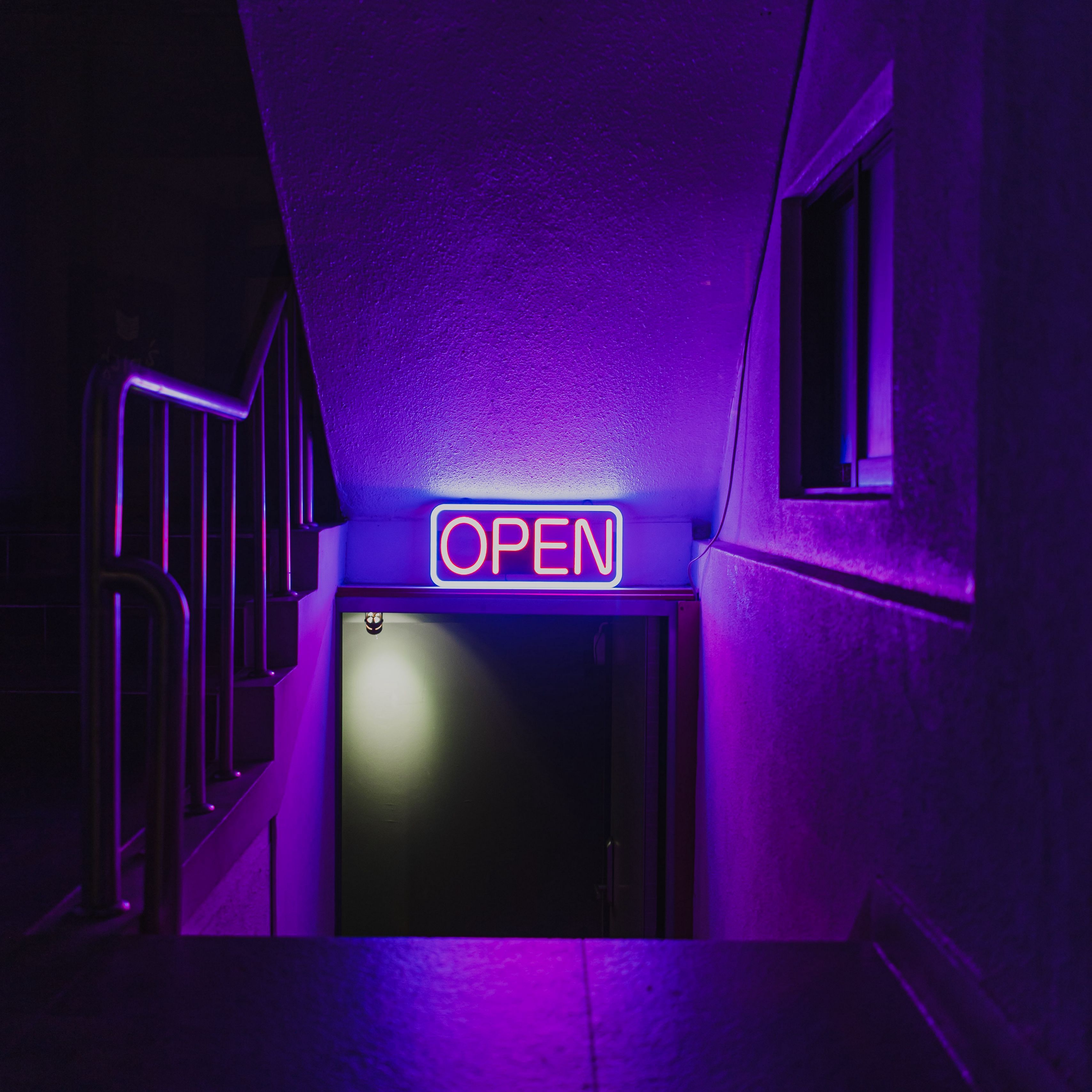 Purple Neon Lights 4k Wallpapers Wallpaper Cave