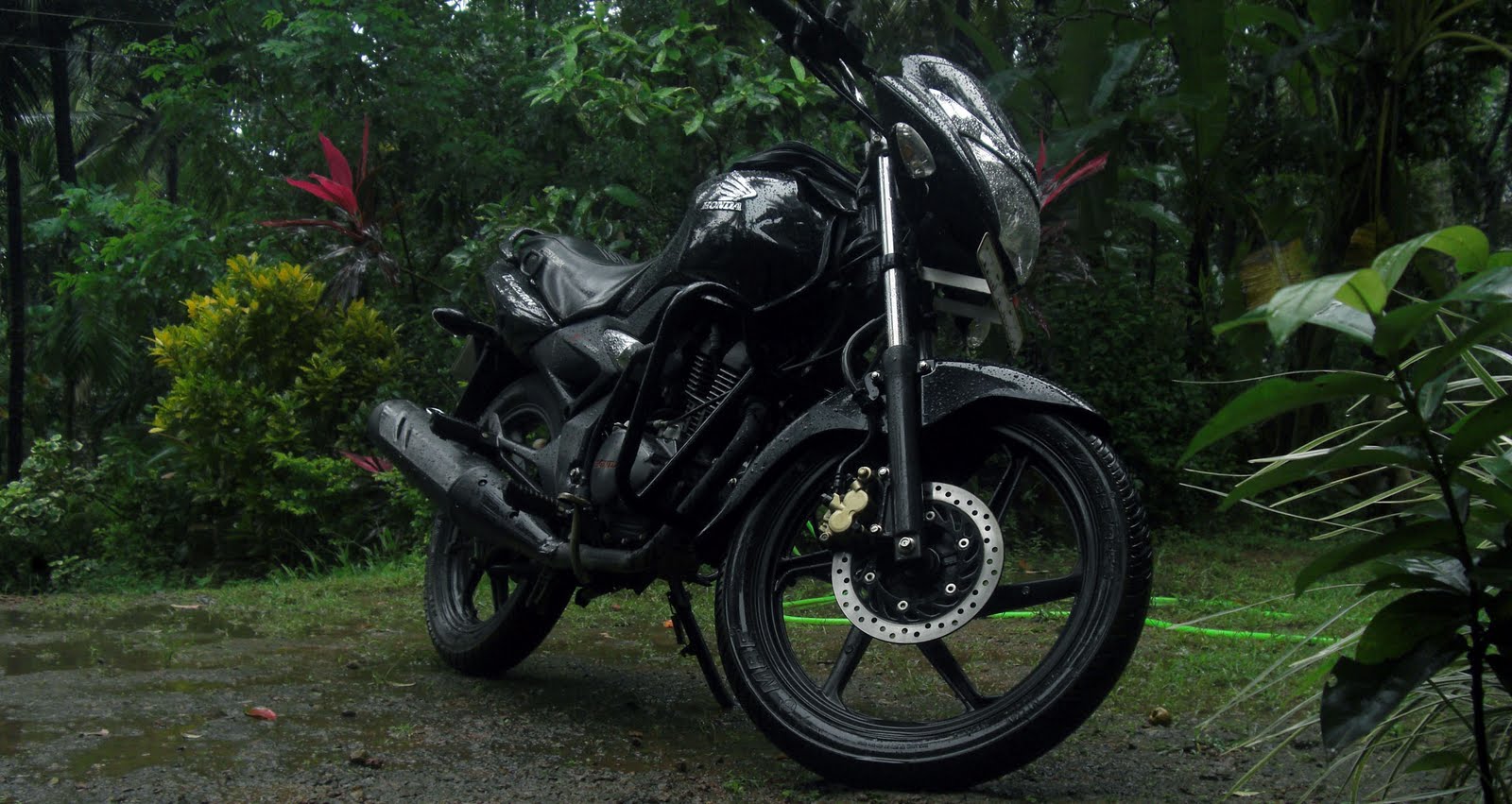 Honda Unicorn Black Wallpaper