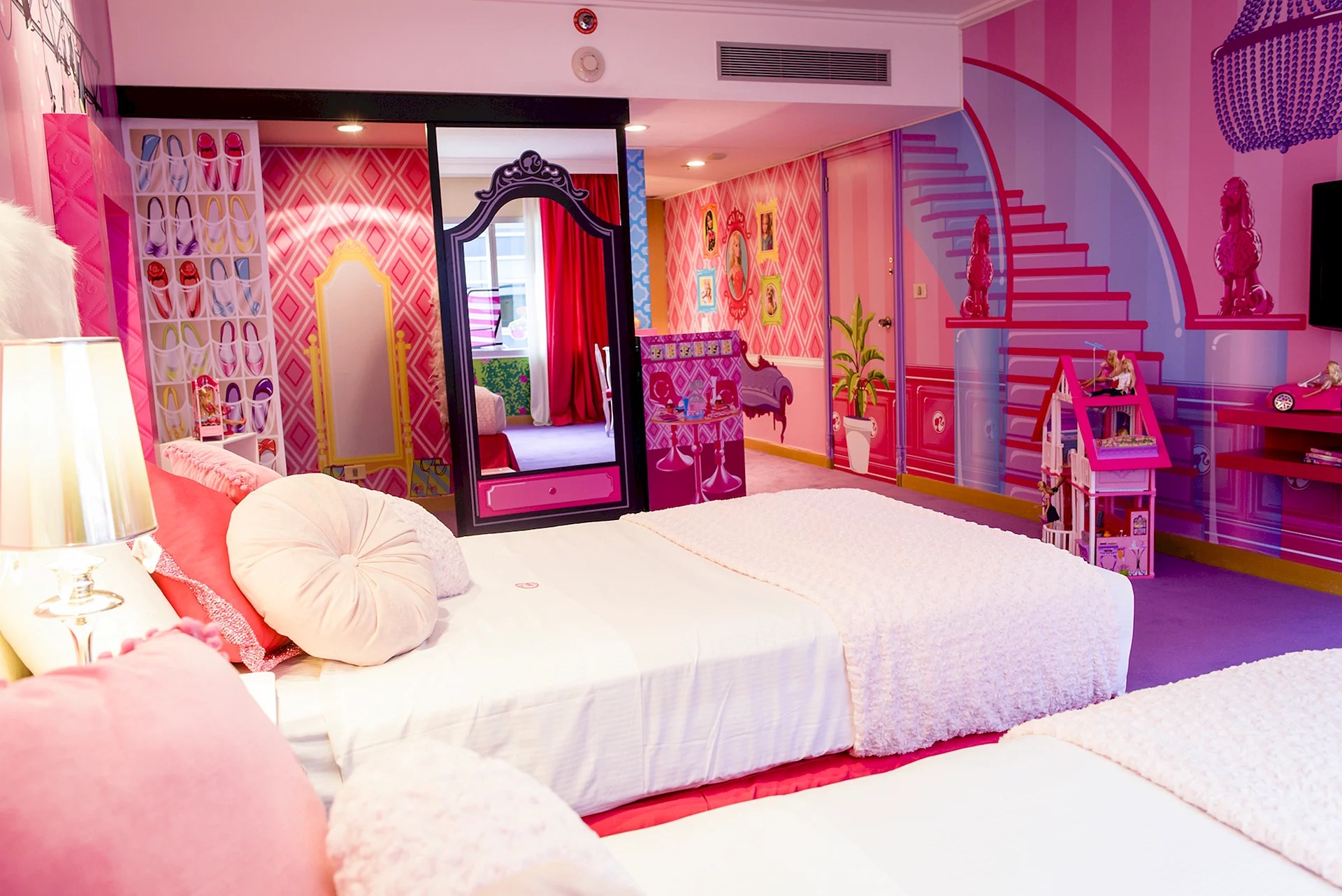 Bedroom Barbie Wallpapers Free Bedroom Barbie Backgrounds
