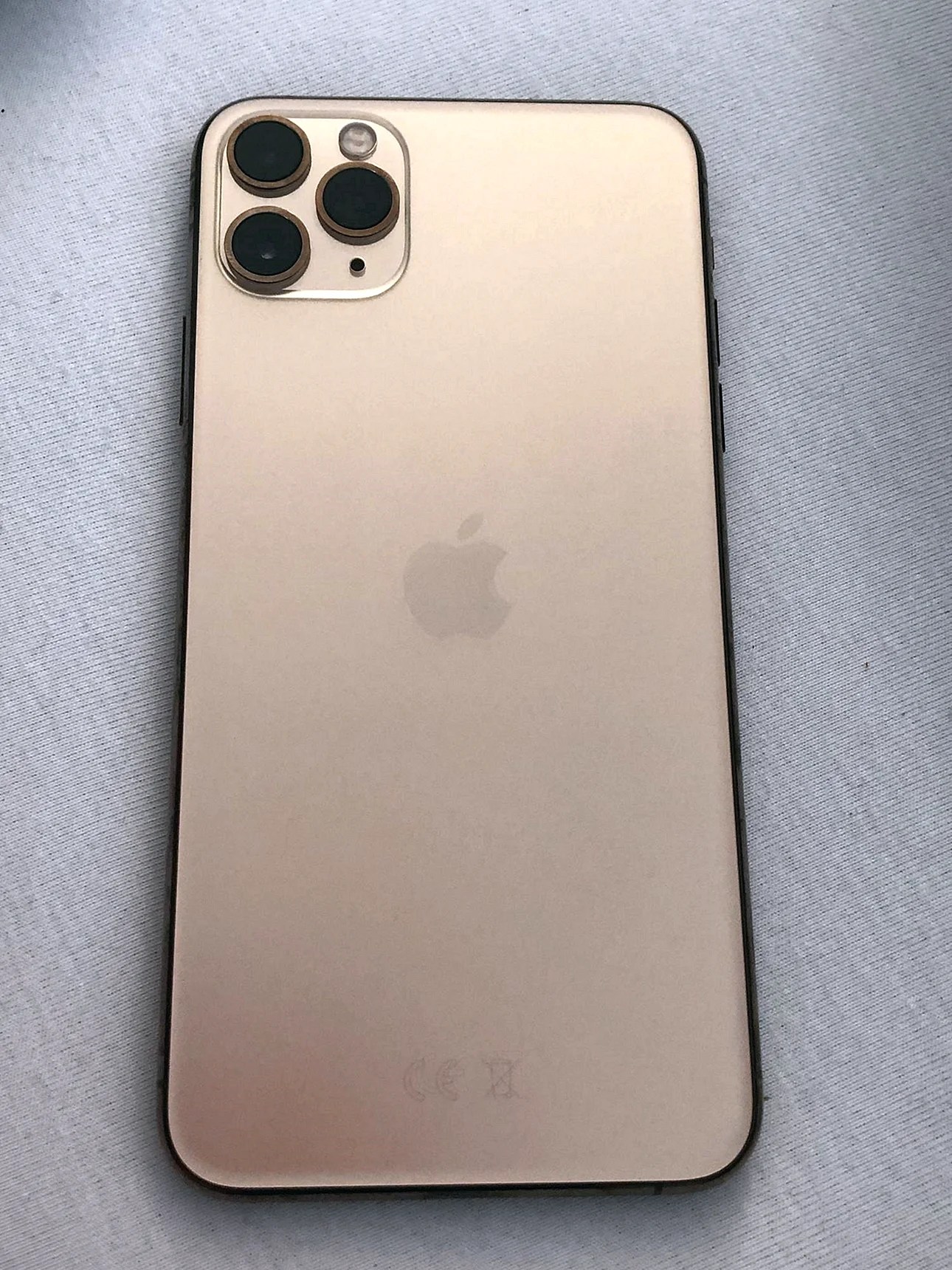 iPhone 12 Pro Max Gold Wallpapers For iPhone Free iPhone 12 Pro Max