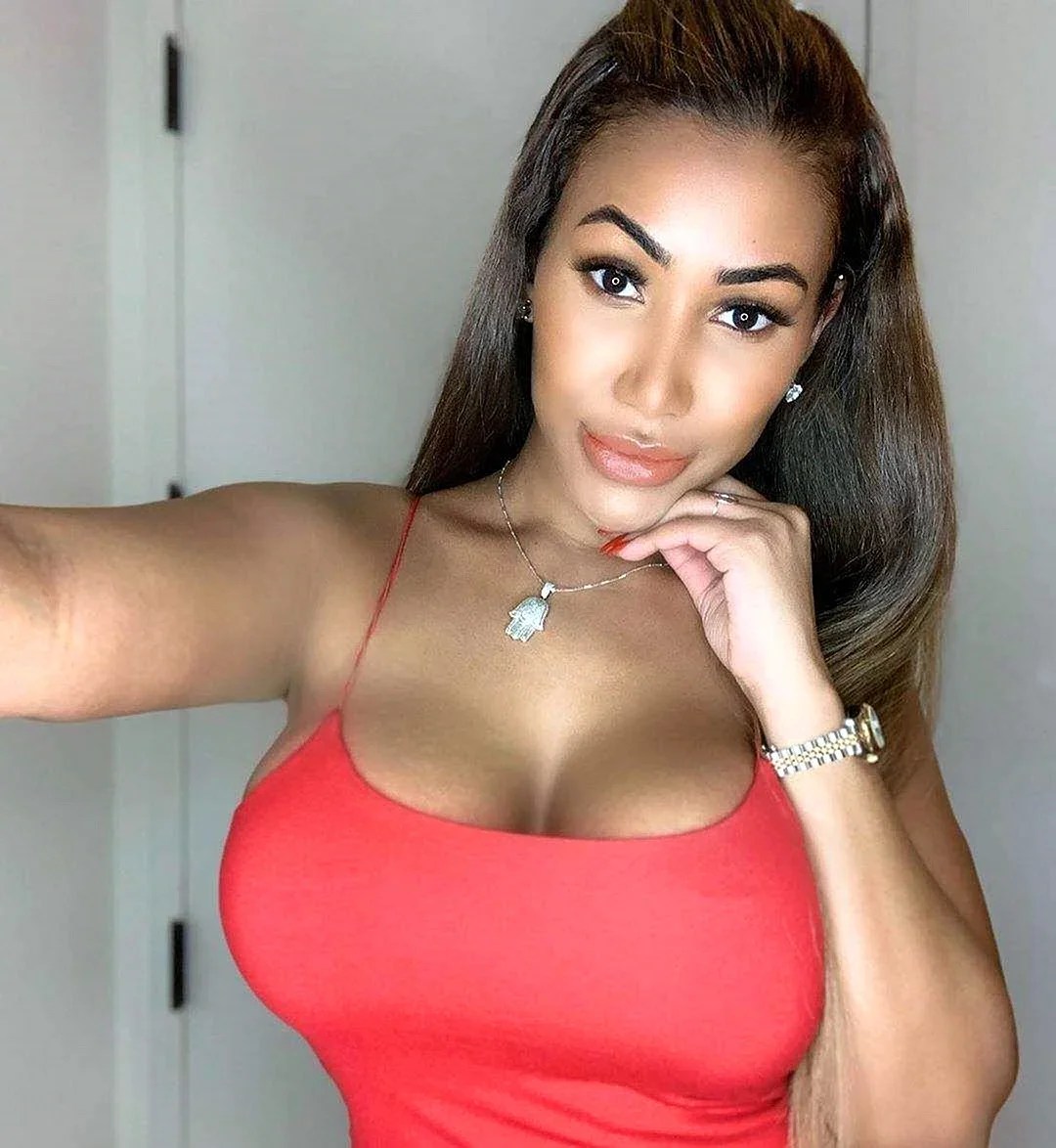 Download Katt Leya Wallpaper - WallpapersHigh