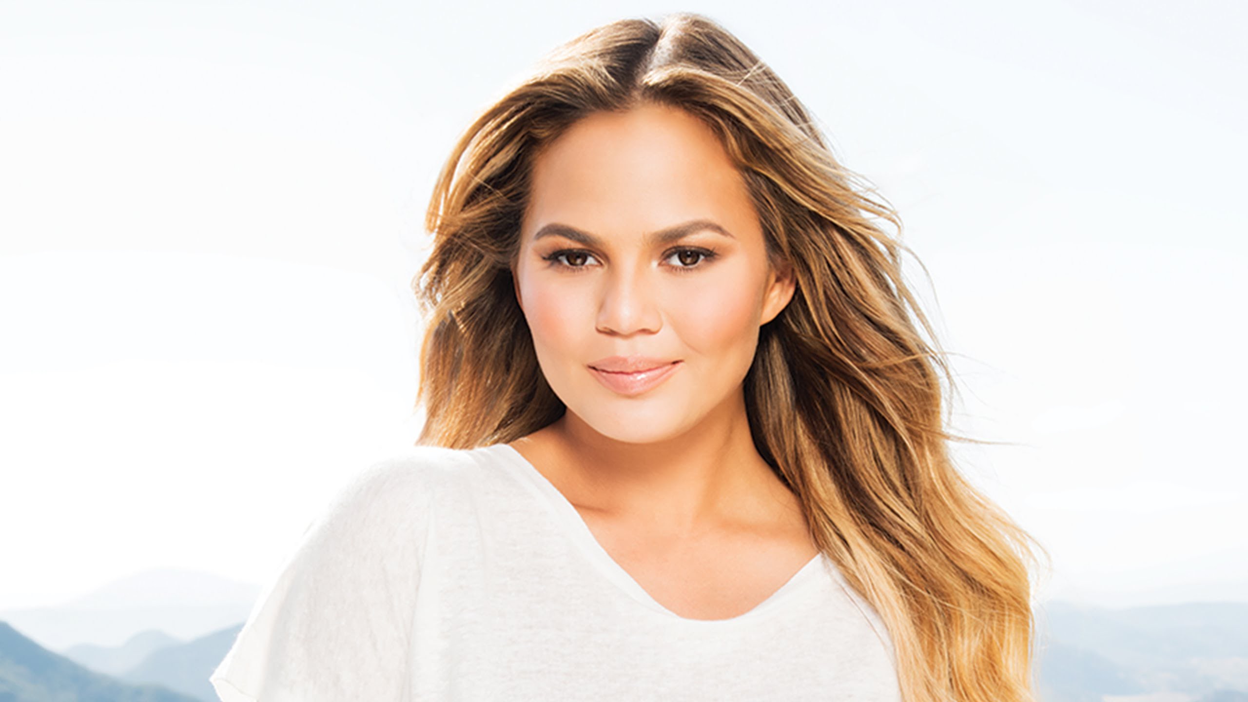 Chrissy Teigen Wallpapers Images Photos Pictures Backgrounds