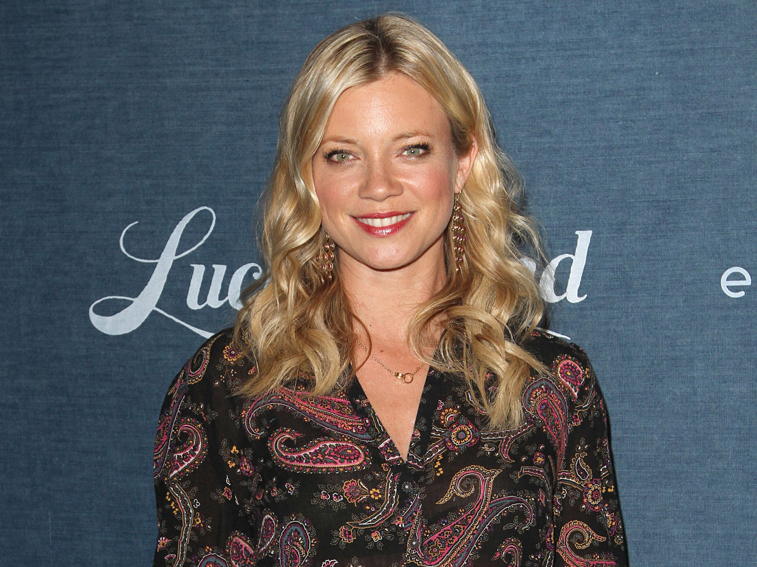 Amy Smart Wallpapers Images Photos Pictures Backgrounds