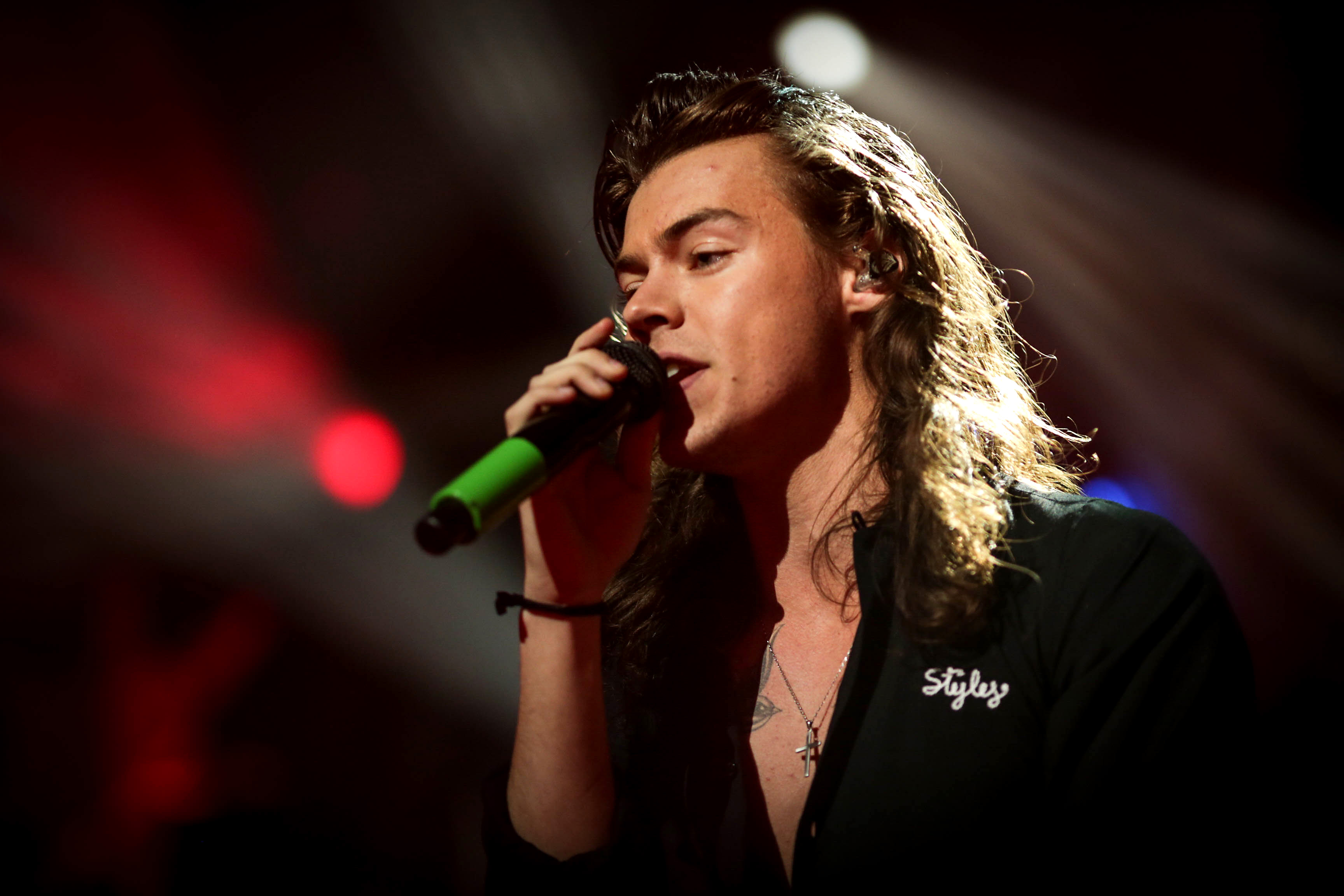 Harry Styles Wallpapers Images Photos Pictures Backgrounds