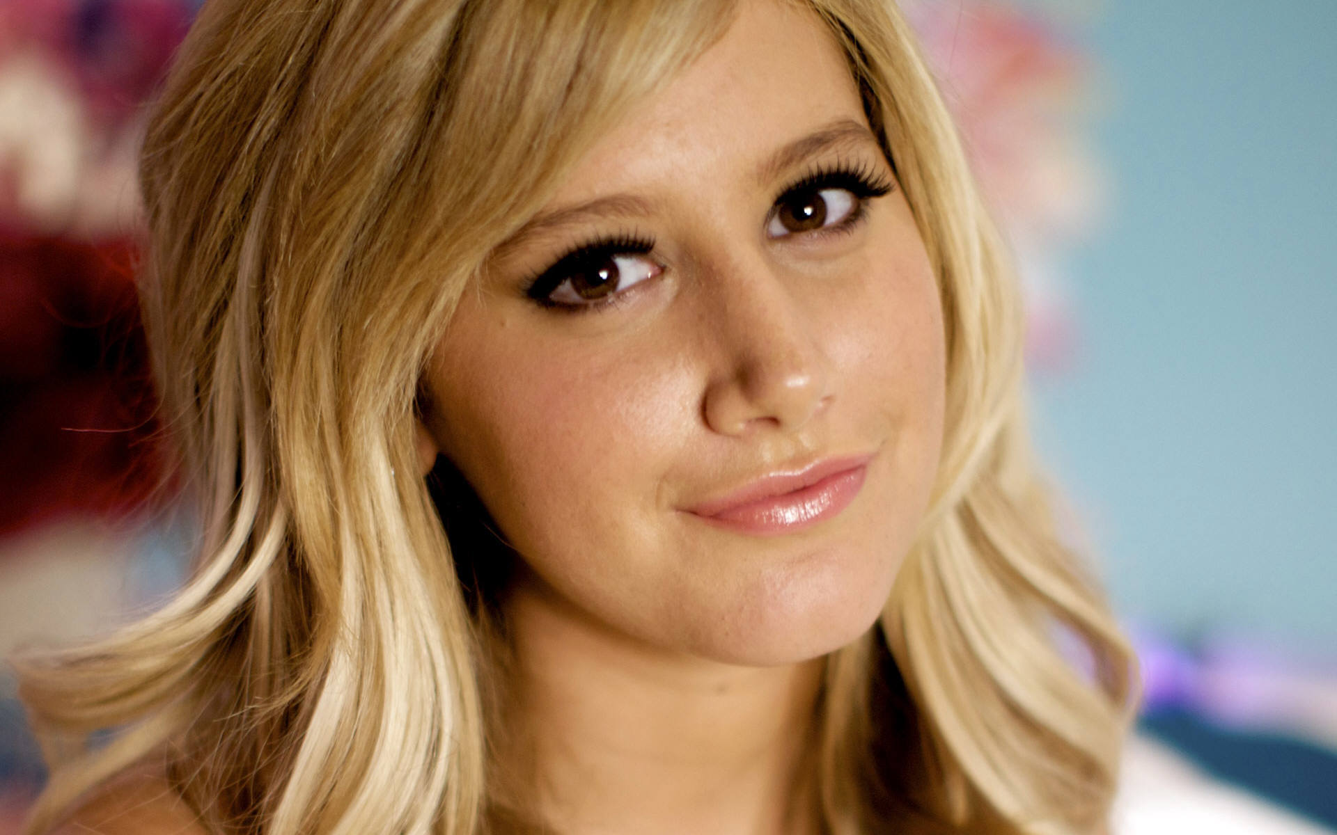 Ashley Tisdale Wallpapers Images Photos Pictures Backgrounds
