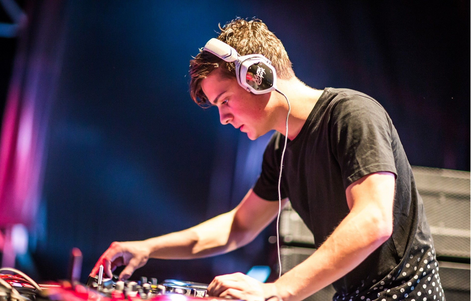 Martin Garrix Wallpapers Images Photos Pictures Backgrounds