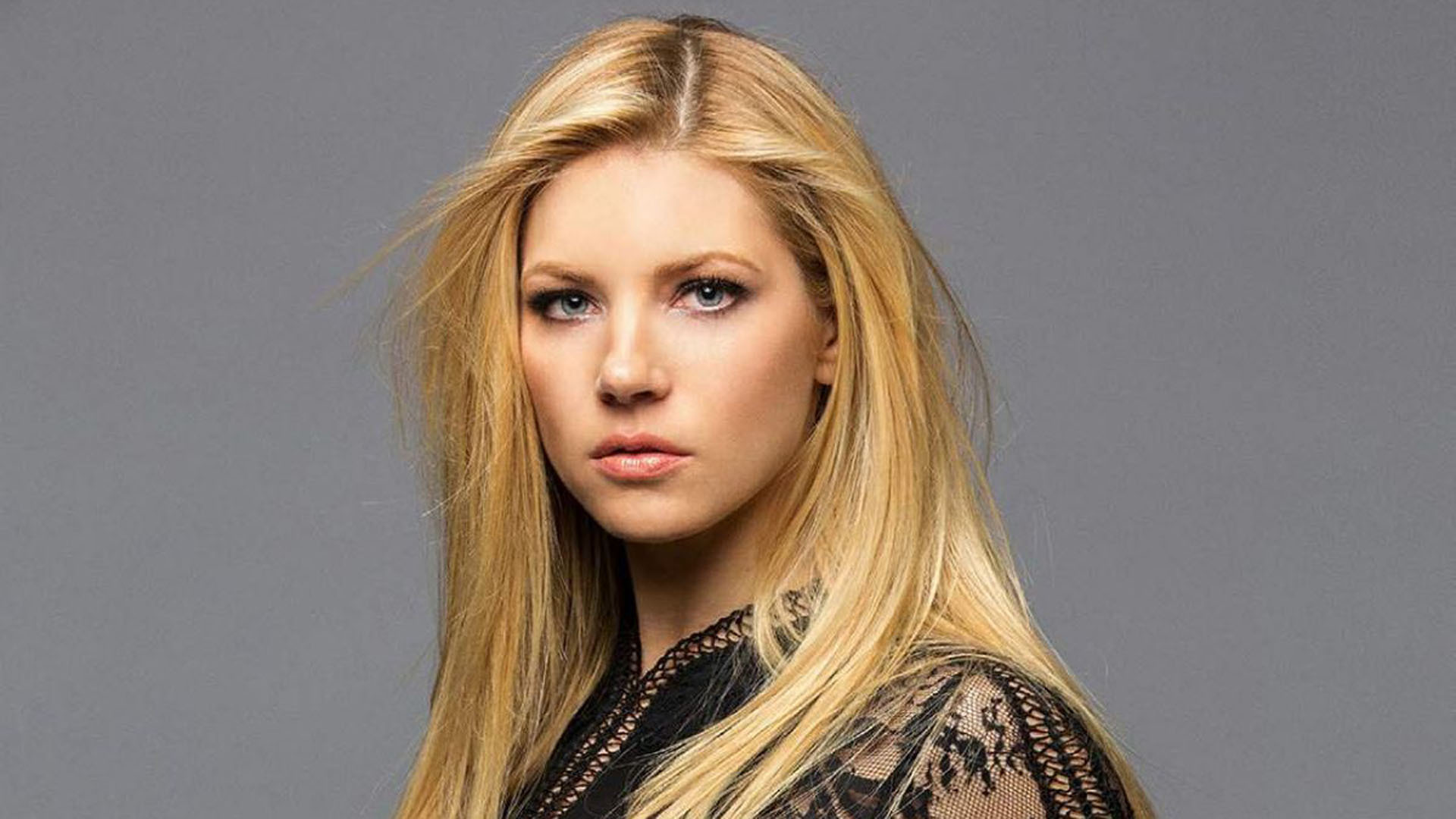 Katheryn Winnick Wallpapers Images Photos Pictures Backgrounds