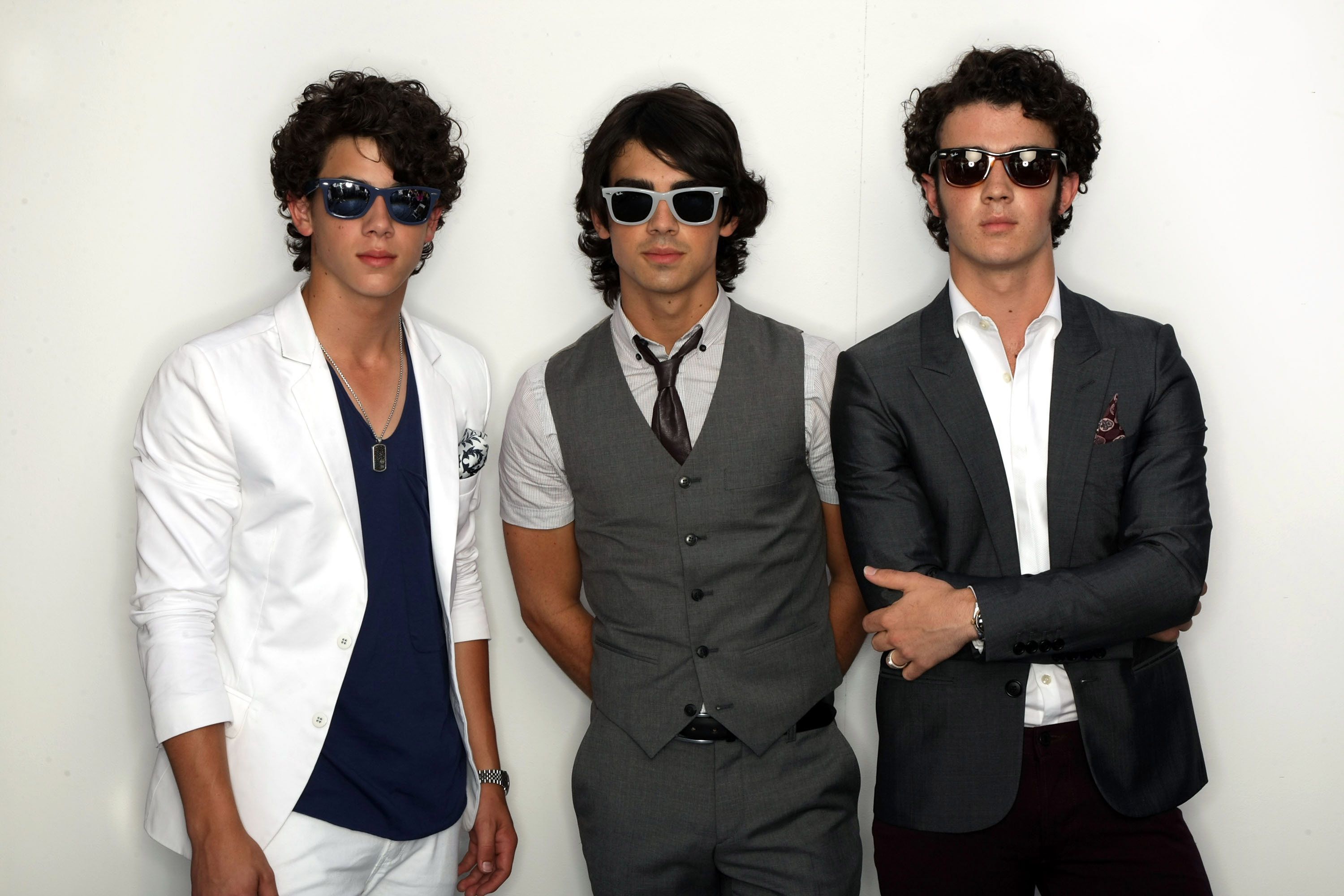 Jonas Brothers Wallpapers Images Photos Pictures Backgrounds