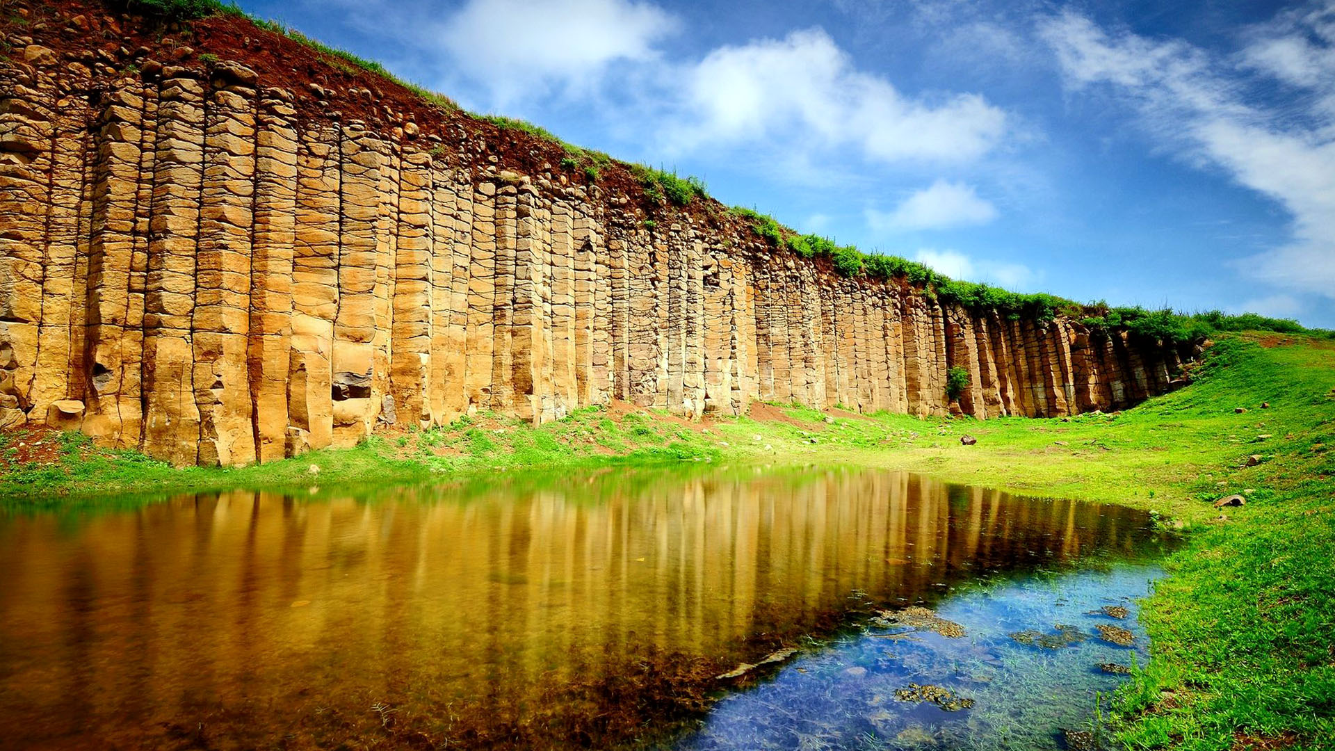 Natural Cliffs Landscape Beautiful Wallpapers HD / Desktop and Mobile