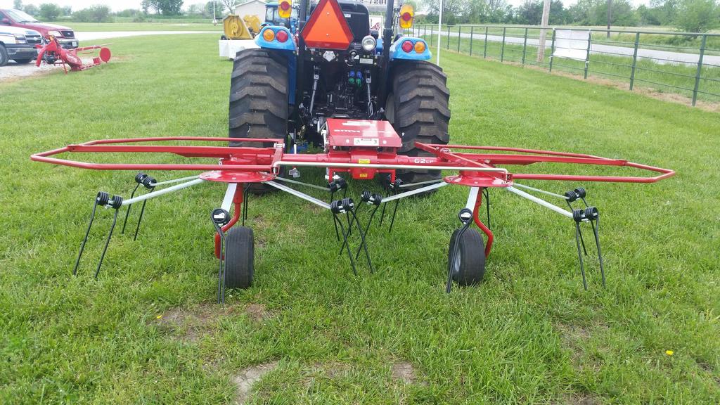 Gallery Walt's Tractor Stark City, MO