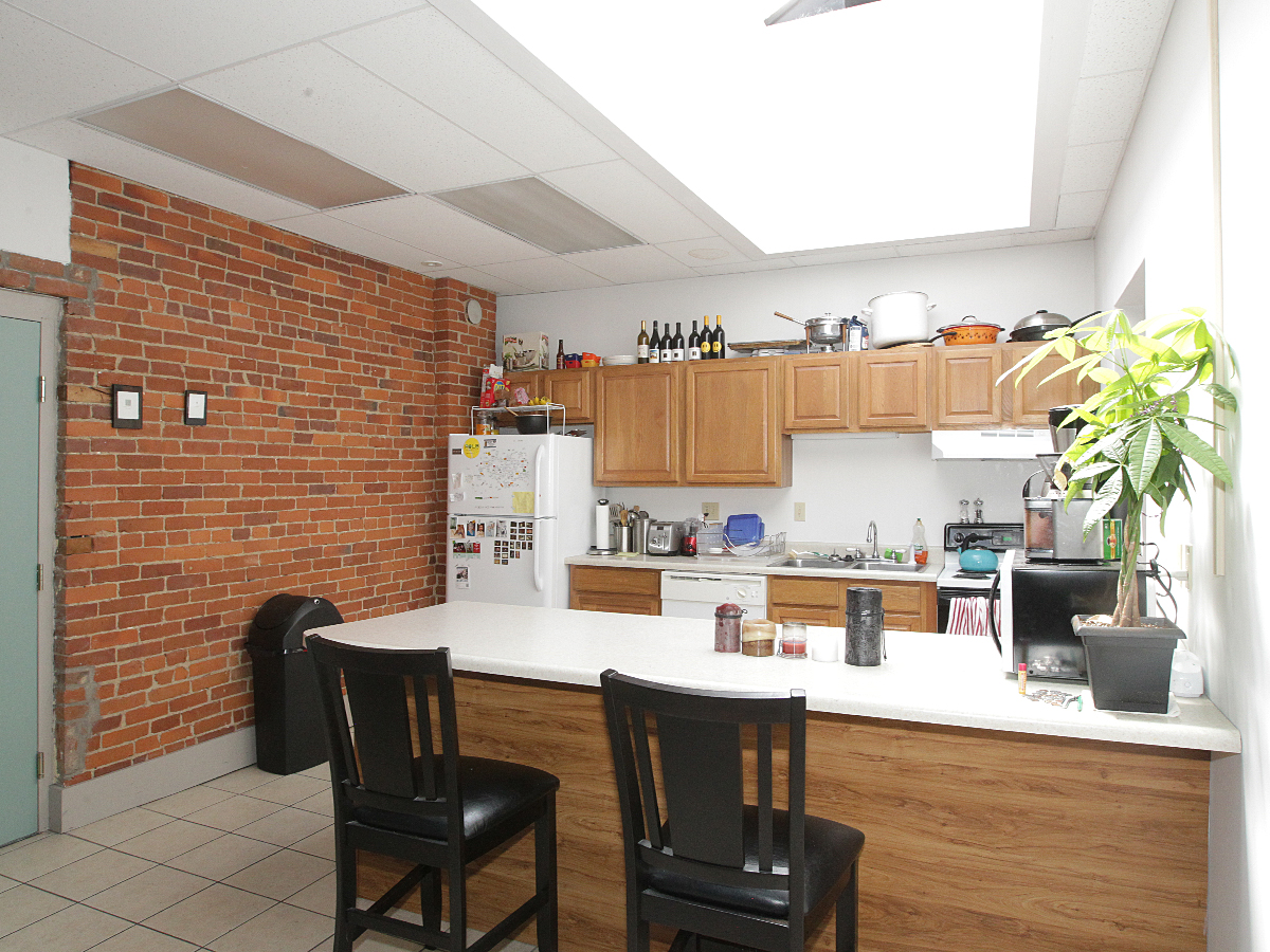 Neil Street Studio Wampler Apartments