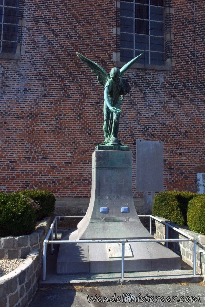 Oorlogsmonument op Plaats van Bever