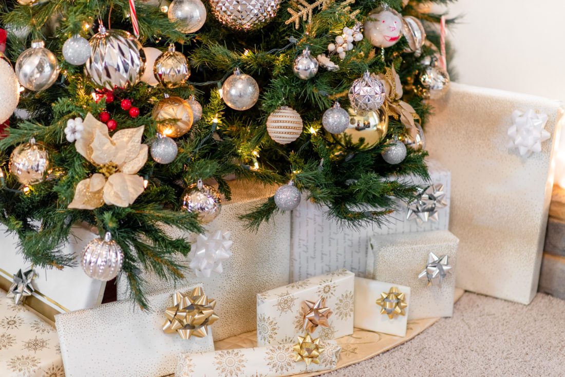 Christmas Home Decor Traditional Christmas Style with pops of Red!