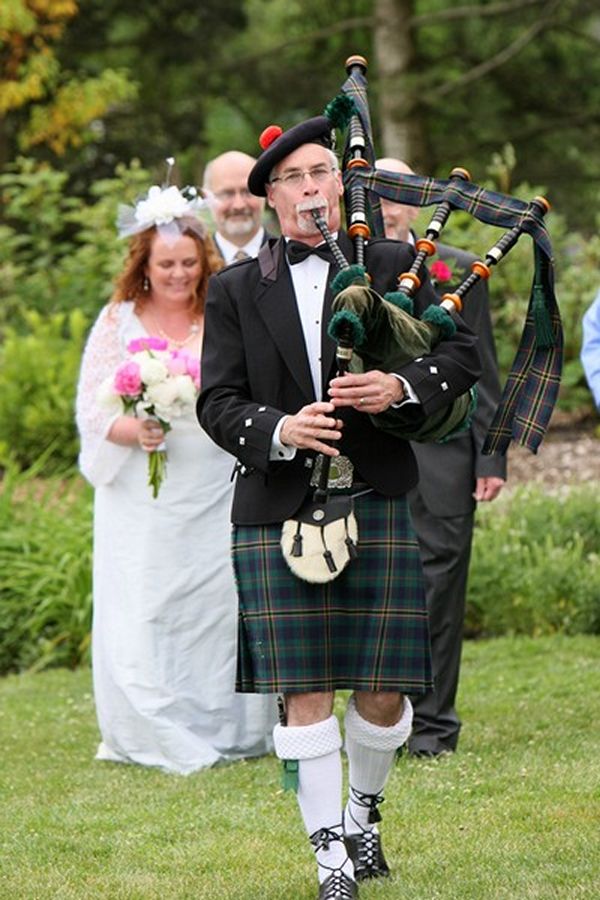 Bagpiper Tom SE Michigan Bagpiper