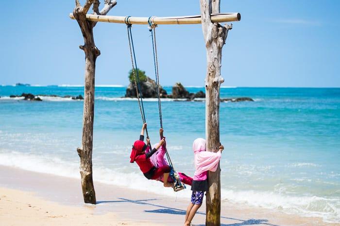 Where To Stay In Lombok - Senggigi Or Kuta [Plus Things To Do & Getting There]