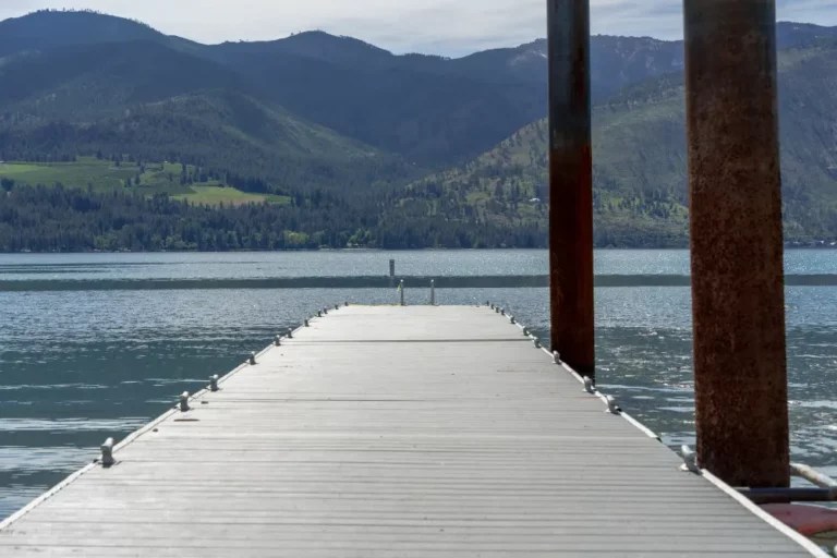 B2 Yacinde Wapato Point Lake Chelan Resort