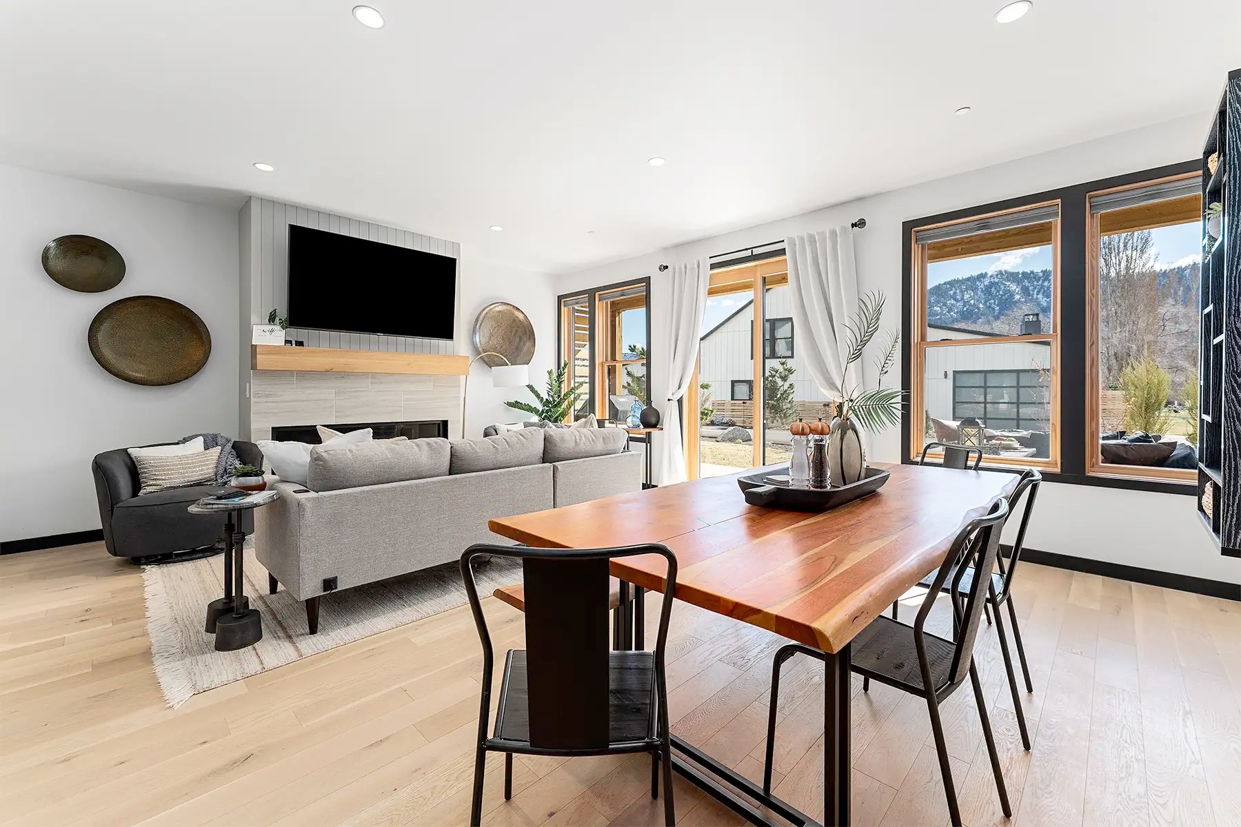 Paradise on the Point Ponderosa 4B Wapato Point Lake Chelan Rentals