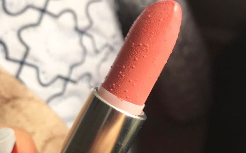 Easy ways to tell if your lipstick has gone bad Wardrobe Cult