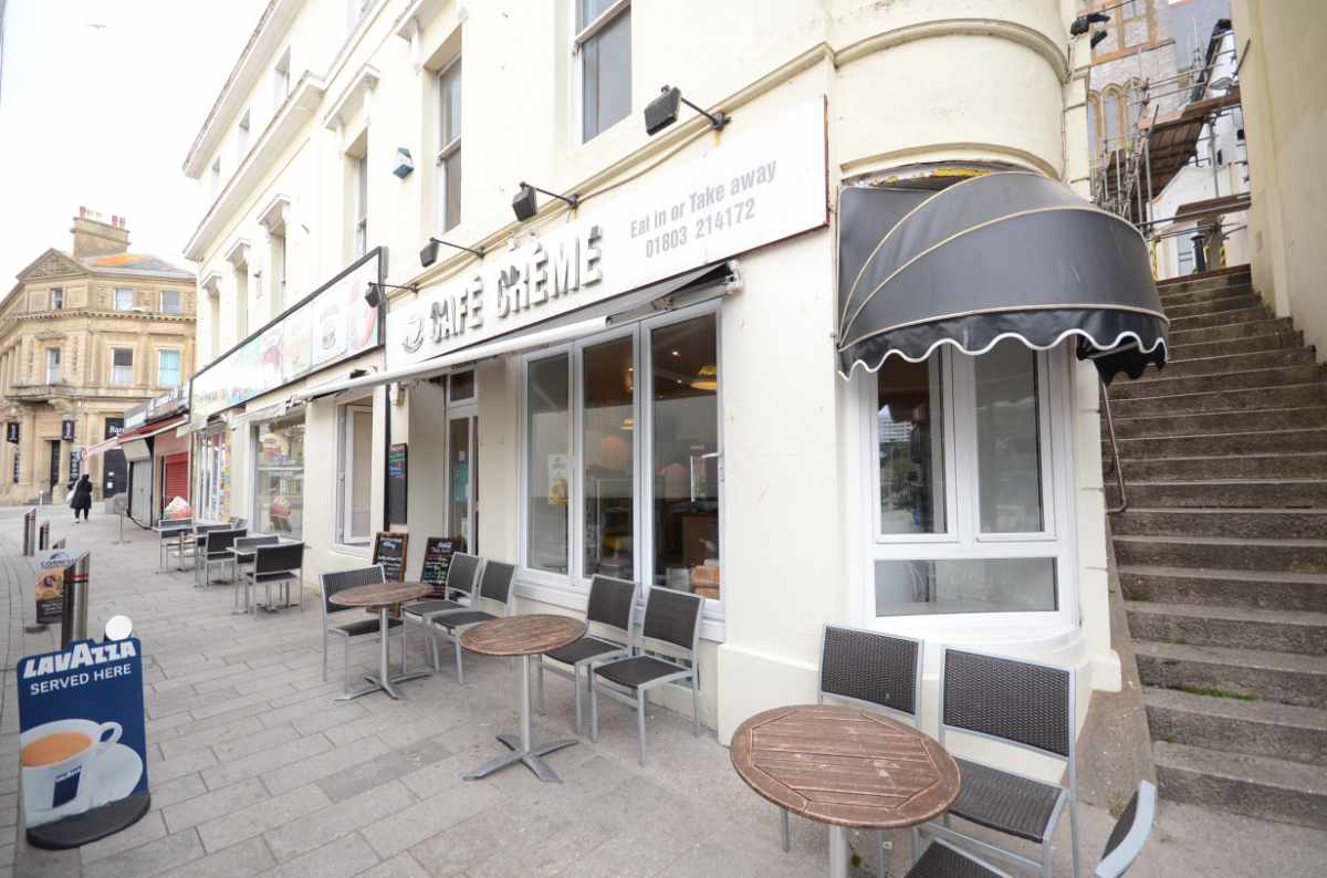 Ware Commercial A wonderfully situated café/takeaway and Ice Cream