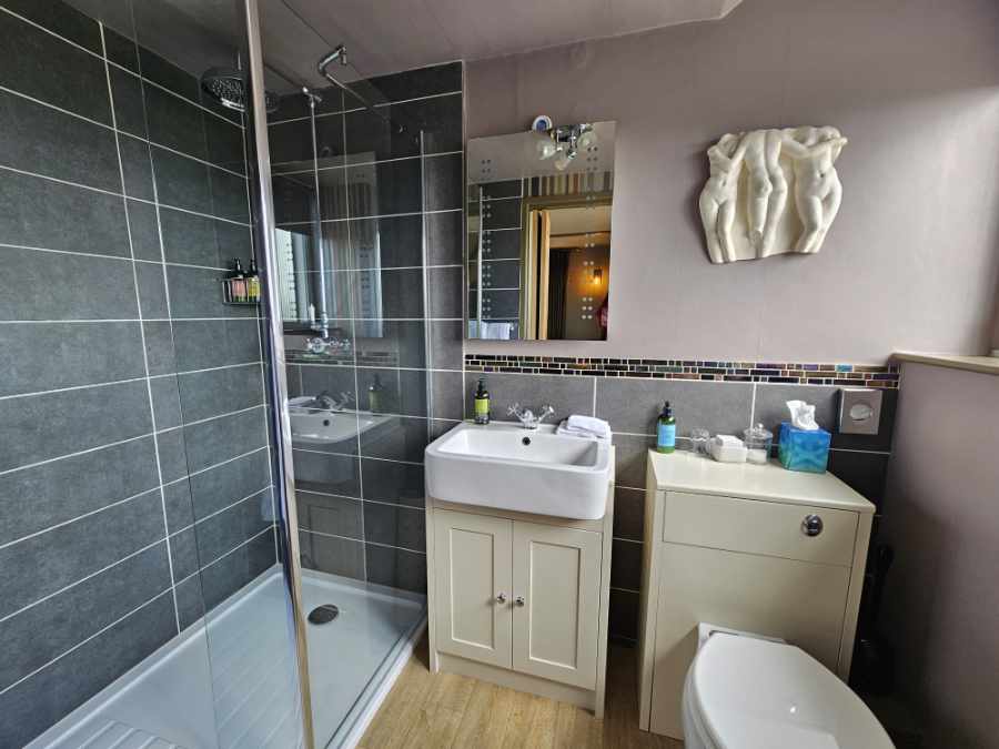 Ware Commercial A Beautiful 4star Victorian, 6 bed Guest House for