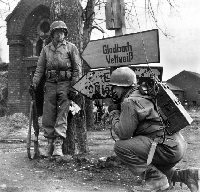 SCR300 WW2 Radio Backpack The "Walkie Talkie" That Shaped the War