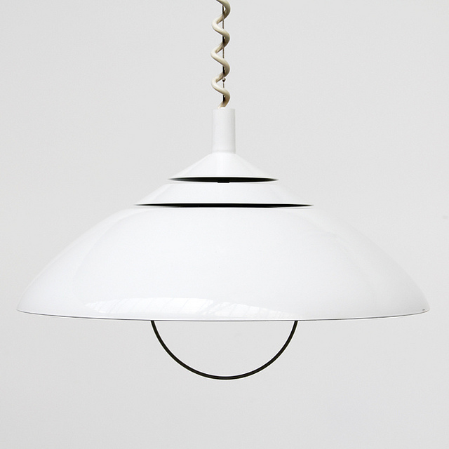 Pull down ceiling lights as one of the home fixtures necessity