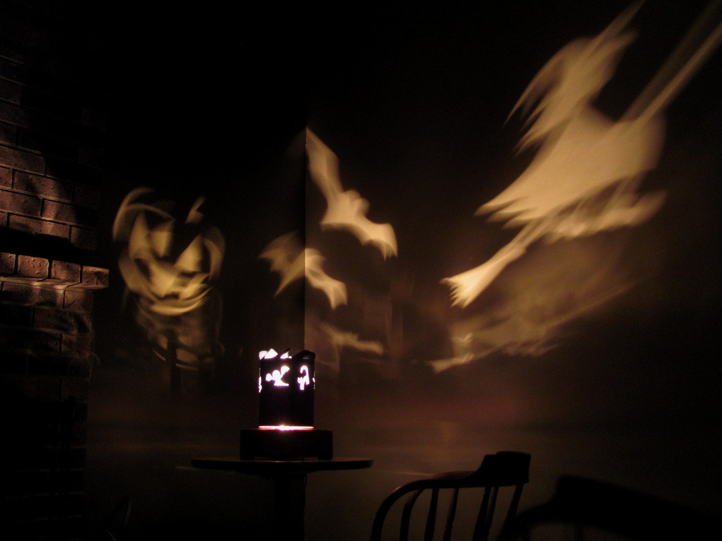 Light Up the Ambience of Your Room with Rotating lamps - Warisan Lighting