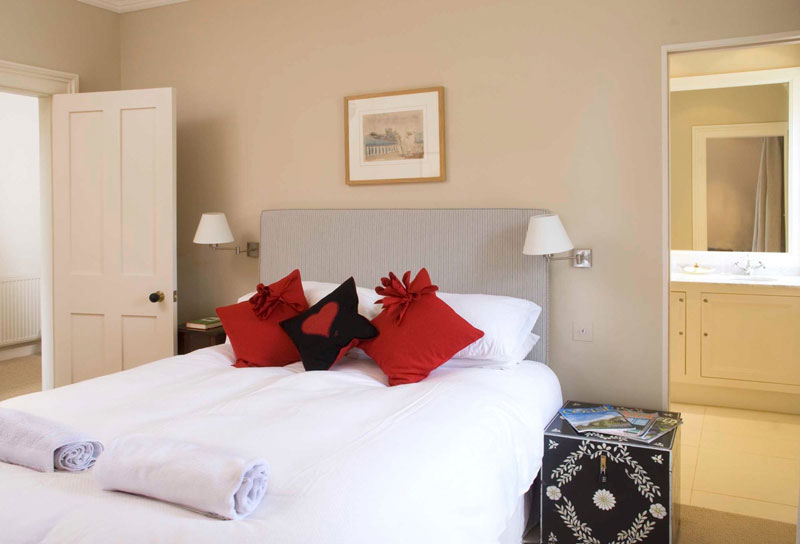 Wall Mounted Bed Lights Help You to Read at Night Easily Warisan Lighting