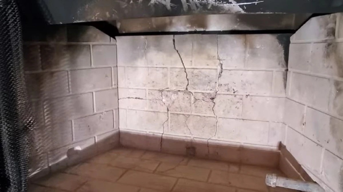 Repair Cracks in the Fireplace The Easy Way