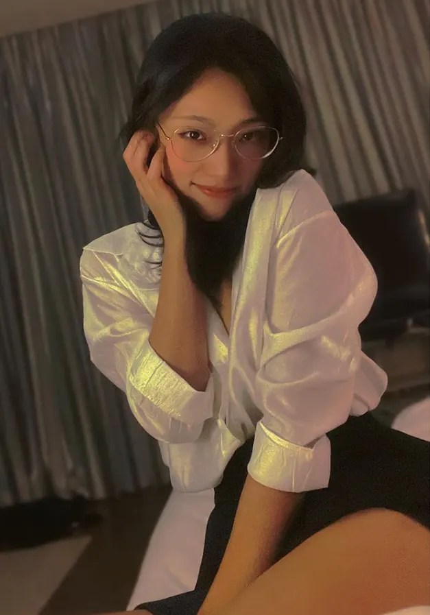 June Liu น้องหมวย สาวแซ่บ ตัวท็อป Pornhub