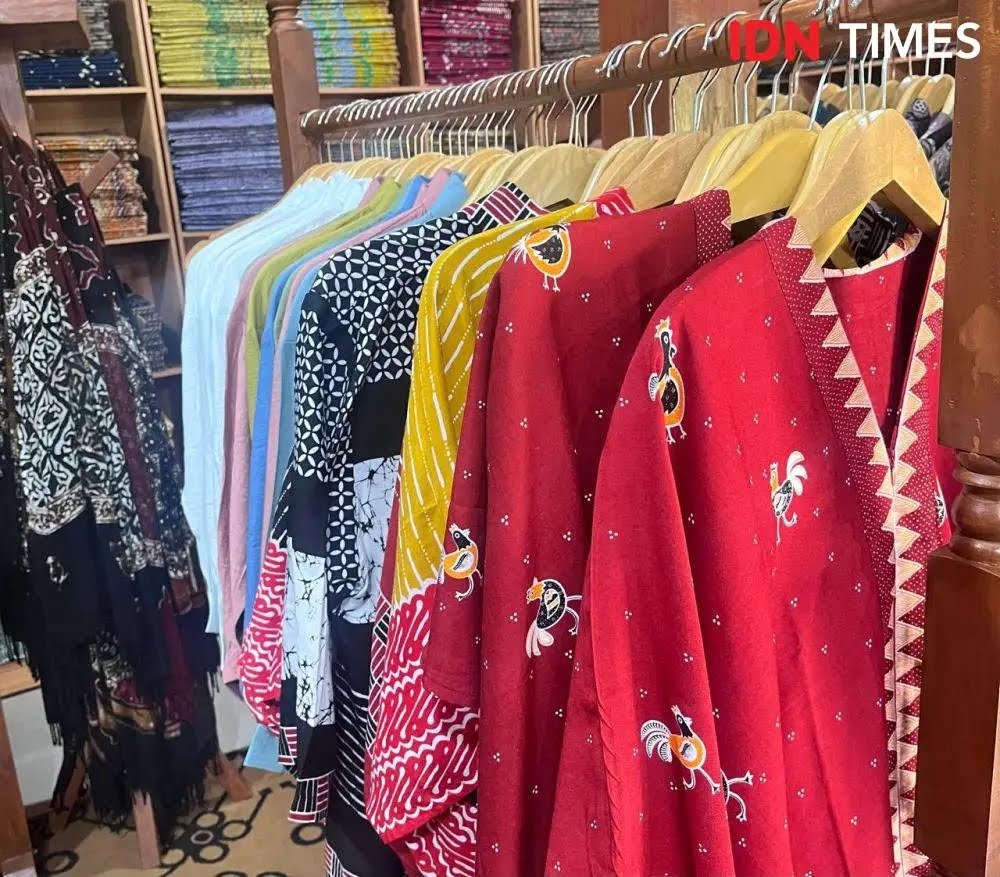 Batik Kembali dengan Warna Baru Jadi Tren di Kalangan Anak Muda