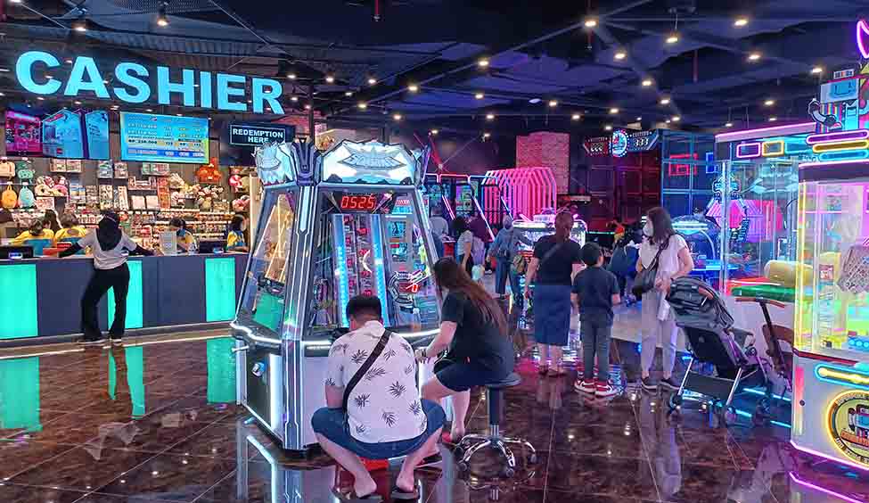 Funworld Central Park Perkenalkan Outlet Terbarunya, Funworld Bowling