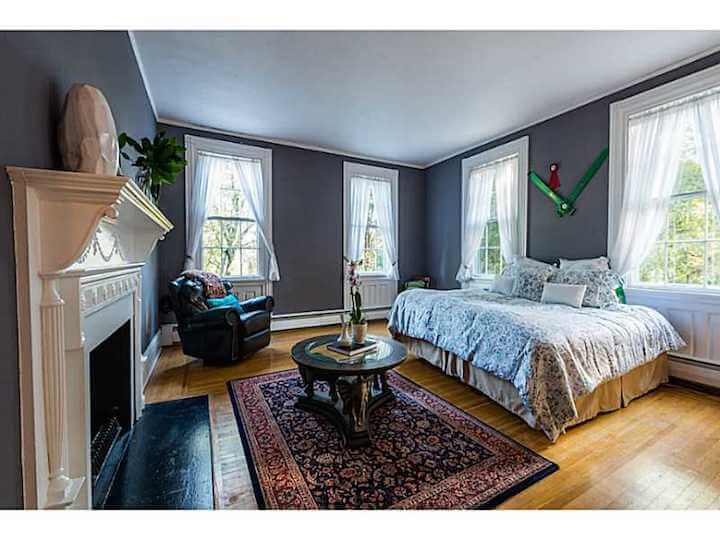 Featured Home Mansion Life on Ives Road