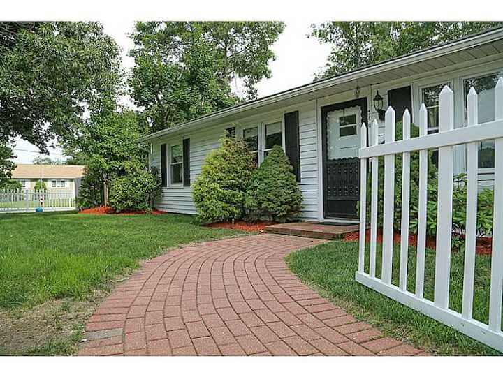 Featured Home Curb Appeal Near Pawtuxet Village