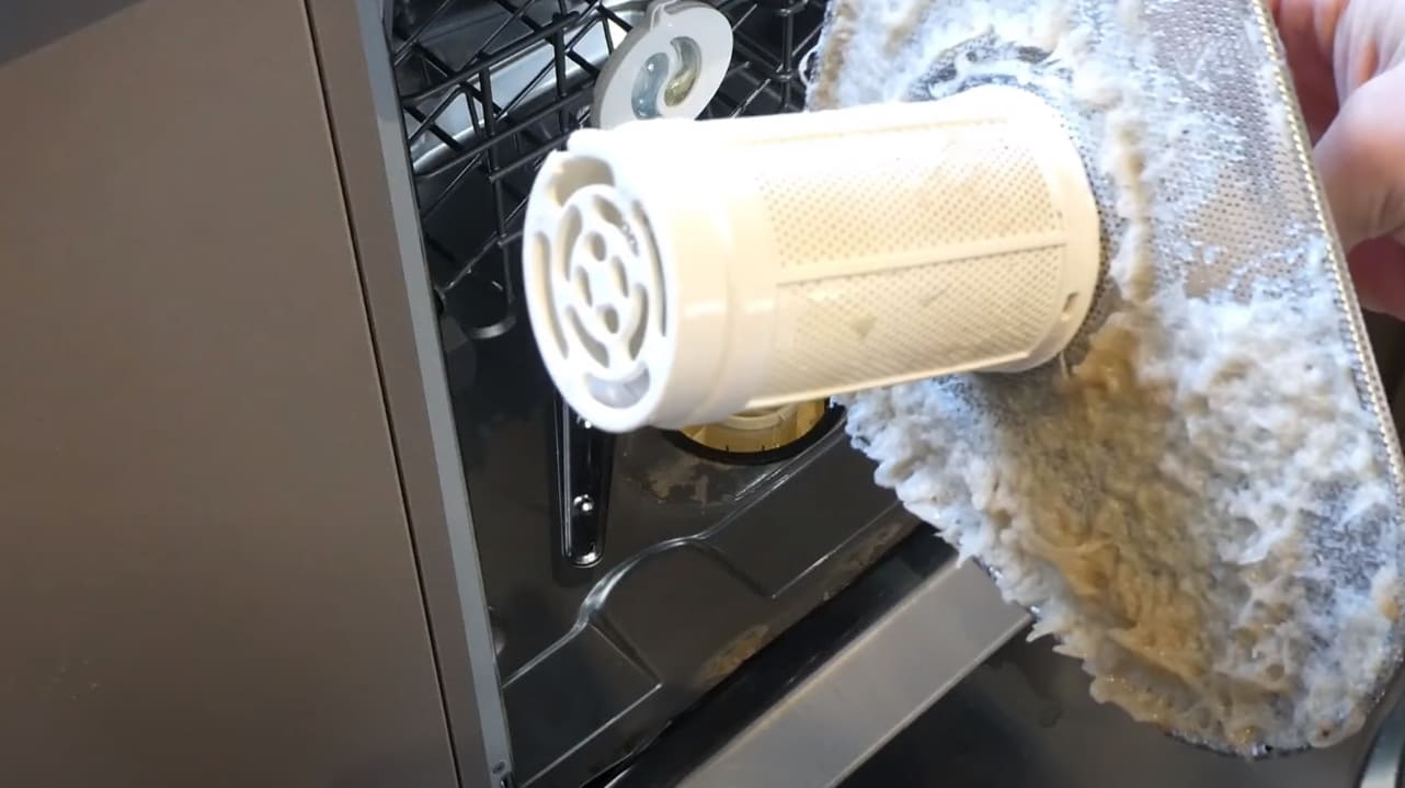 Dishwasher odor causes and how to deal with them