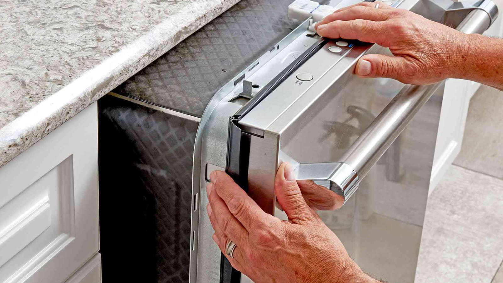 The dishwasher door won't close. Why this happened?