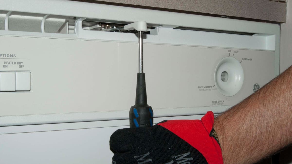 The Frigidaire dishwasher does not draining