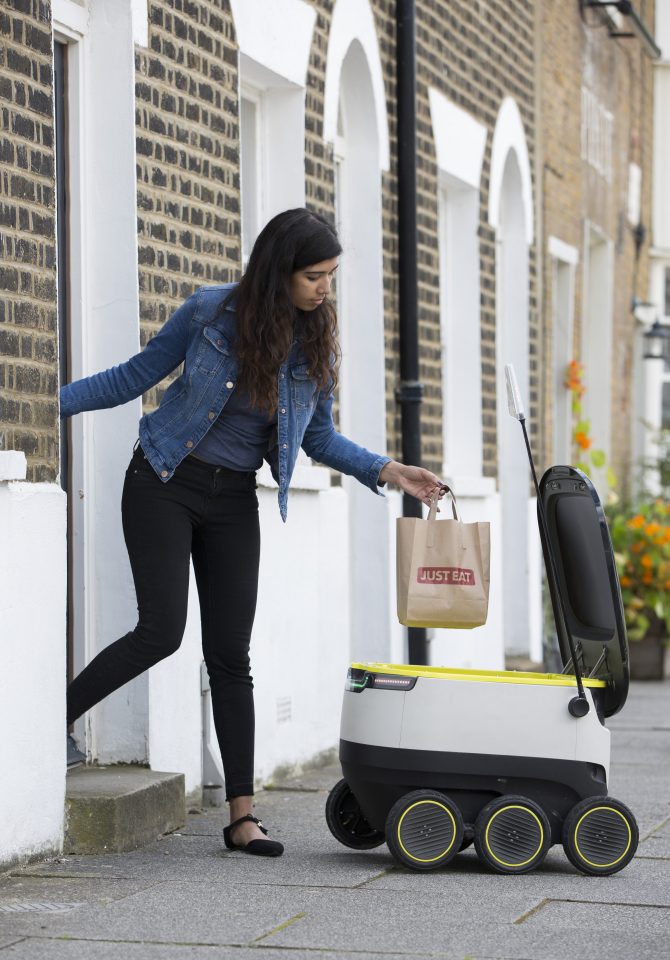 Robots deliver food to households in London Wasteless Future