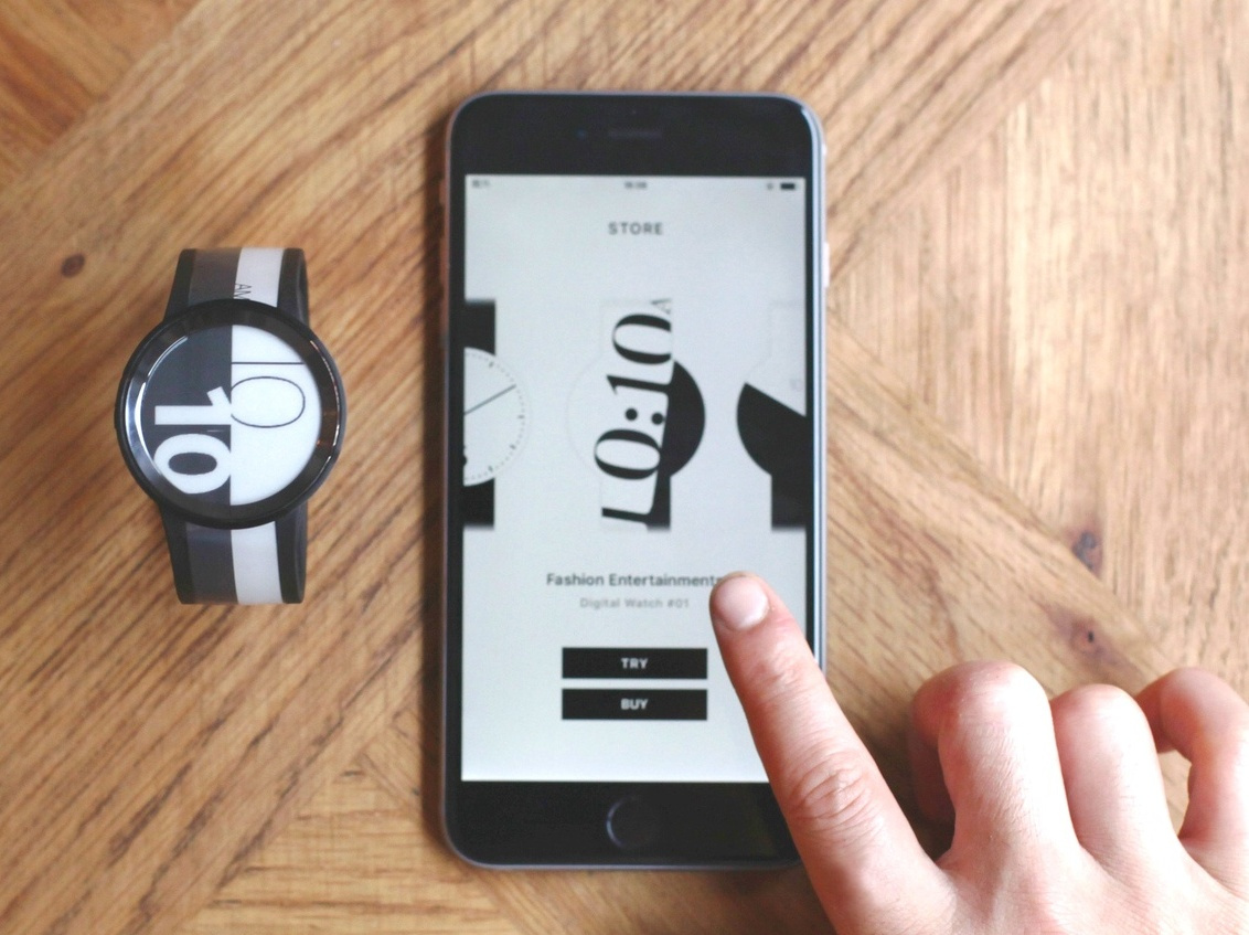 Sony’s New Smartwatch Features An Eink Display on Both the Watch and