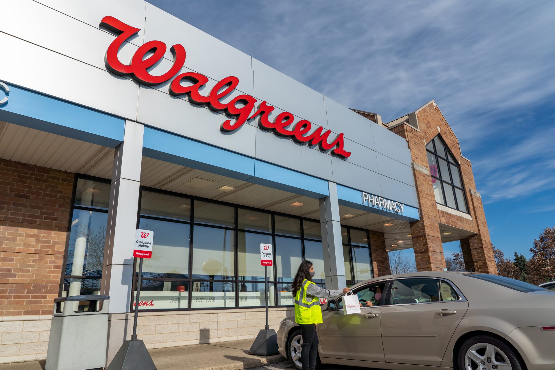 Does Walgreens Take Apple Pay?