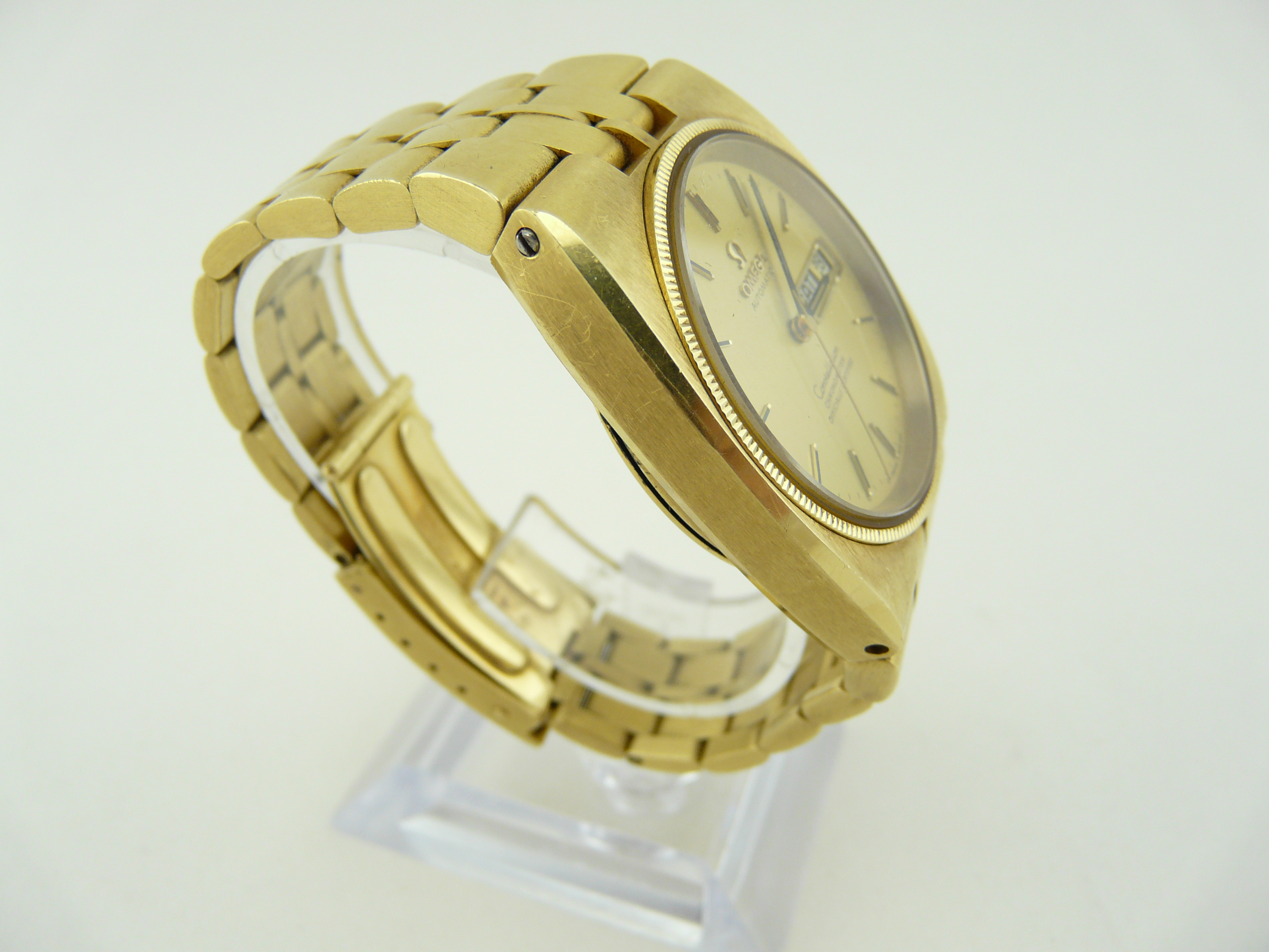 Omega Constellation Vintage Chronometer 18k Gold 1977 Lightly Worn